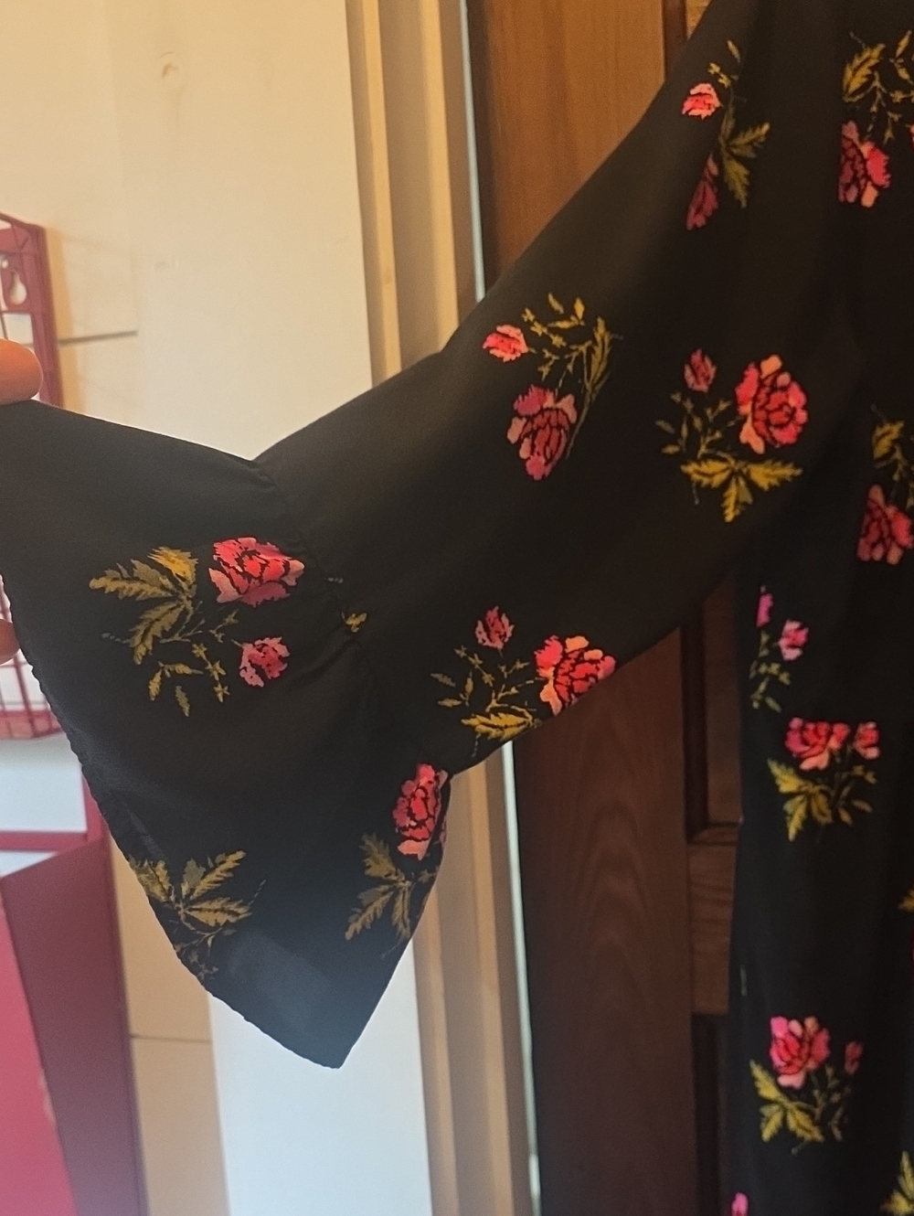 Old Navy Women's Shift Dress Black‎ Pink Floral Bell Sleeves XL - Picture 8 of 10
